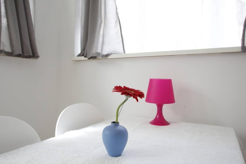 Sunny Apartment At Rostock - Pink Exterior foto